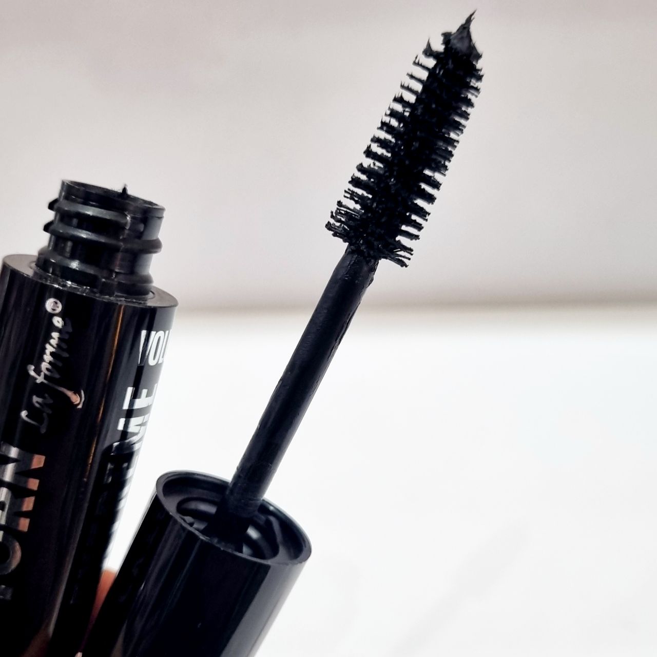 ریمل حجم دهنده Extreme Super Lash یورن 15mlمدل جدید قلب دار